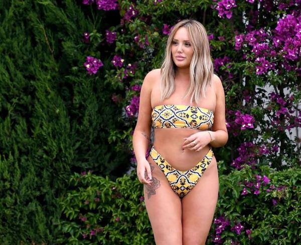 Charlotte Crosby in a sexy bikini seen by paparazzi.




























