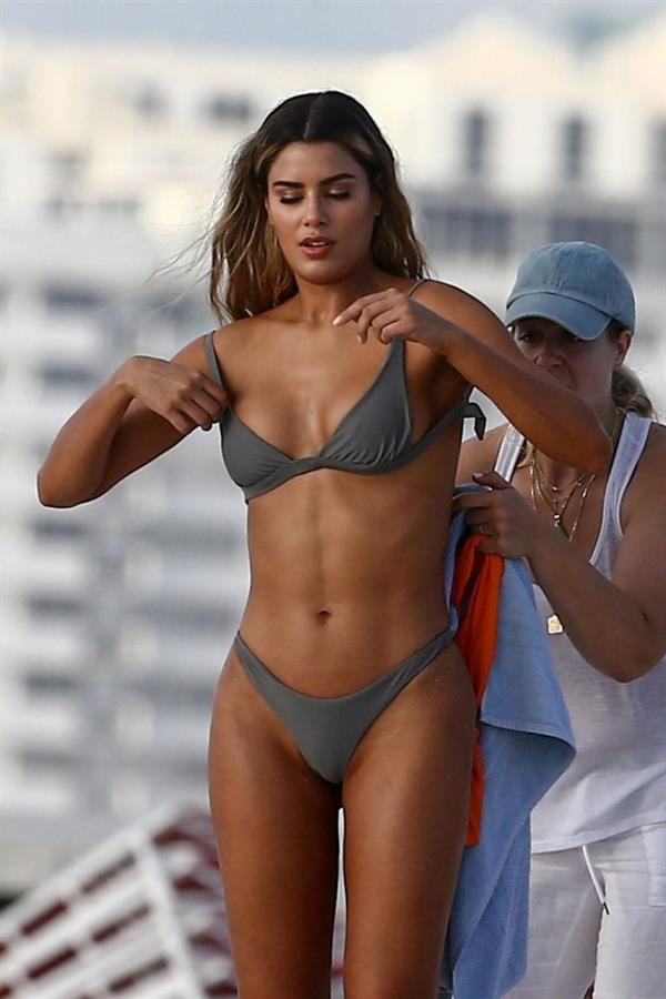 Ariadna Gutierrez caught nude by paparazzi during a bikini photo shoot changing bikinis showing her boobs and ass.












