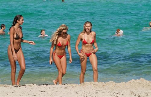 Natalie Jayne Roser Bikini Pictures Natalie Roser sexy ass in a thong bikini seen by paparazzi at the beach.