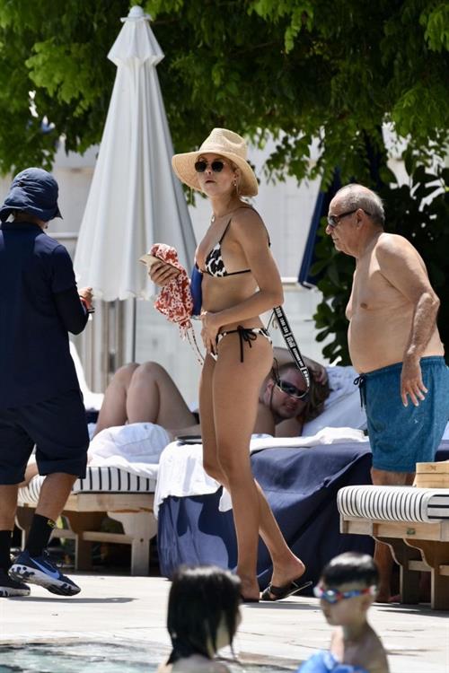 Natalie Jayne Roser Bikini Pictures Natalie Roser in a sexy ass bikini by the pool seen by paparazzi.