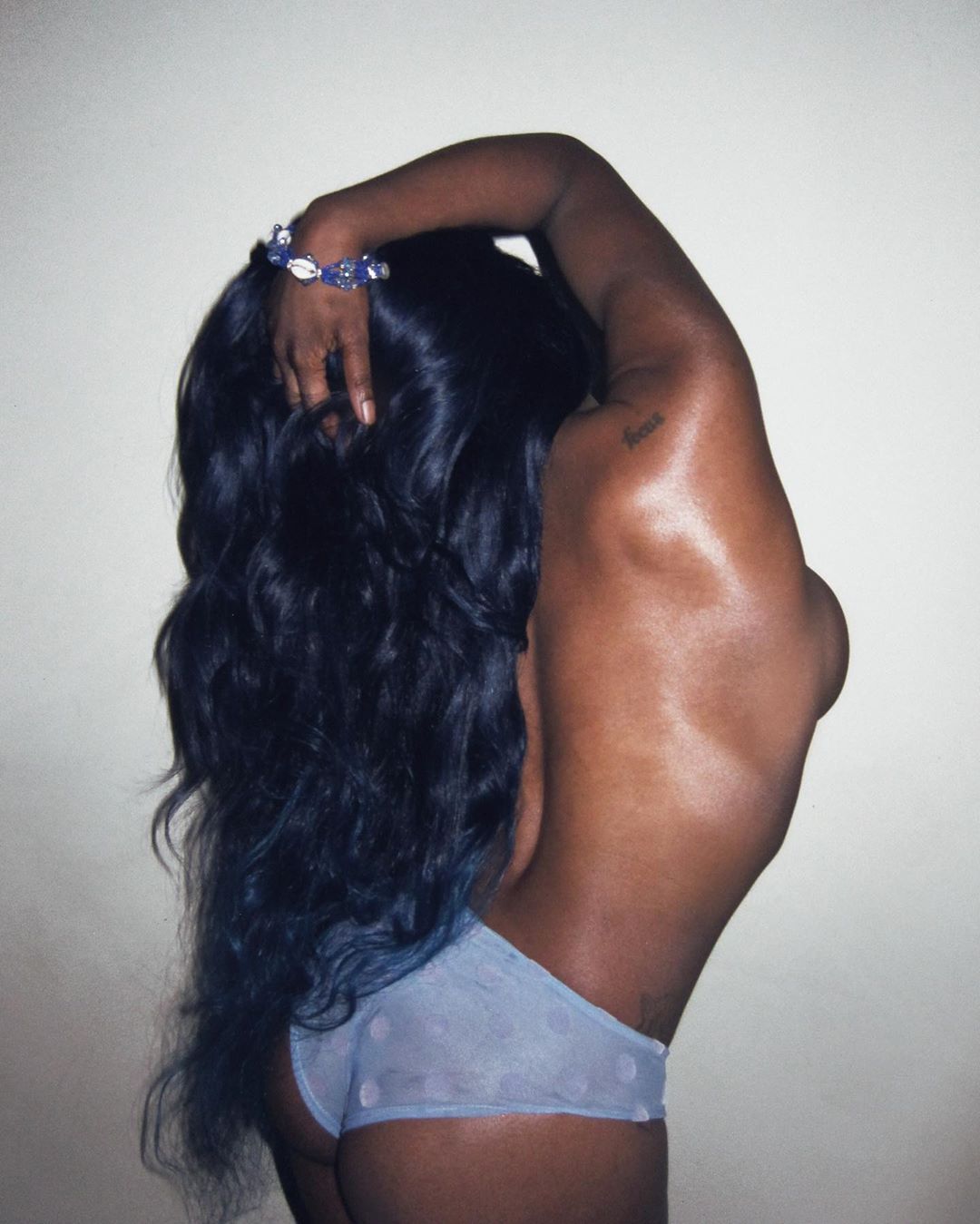 Azealia Banks topless nude boobs and sexy ass in just panties. 