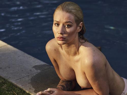 Iggy Azalea nude the fappening leaked new photos showing her topless boobs.  . Rating = 7.99/10