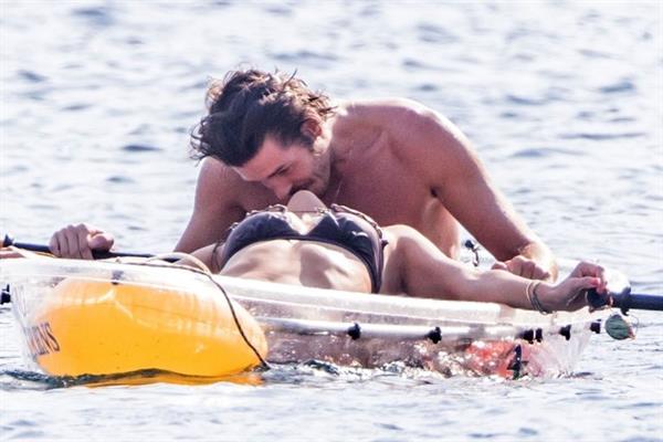 Alessandra Ambrosio sexy at the beach in a thong bikini and flashing her pussy to her boyfriend seen by paparazzi.











