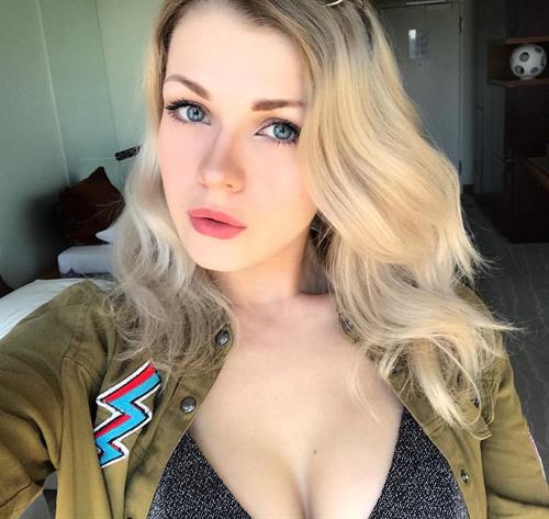 Irine Meier taking a selfie