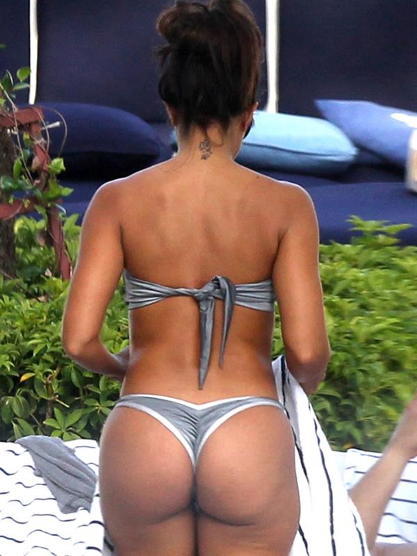 Vida Guerra in a bikini - ass