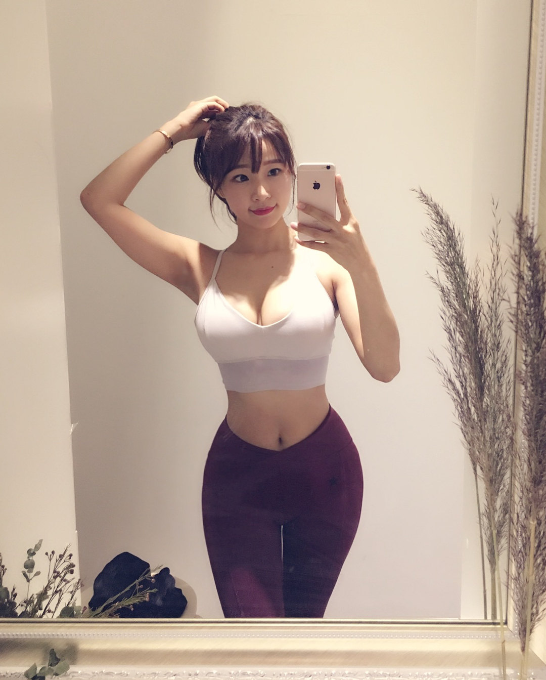 ohttomom taking a selfie