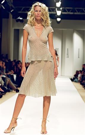 Claudia Schiffer Pictures Claudia Schiffer nude photo collection showing her topless big boobs mostly caught by paparazzi.