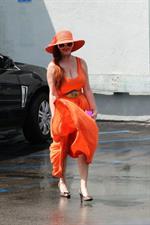 Phoebe Price nude pussy flash wardrobe malfunction seen pantyless by paparazzi.



