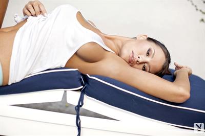 Christina Renee shows off her great tits