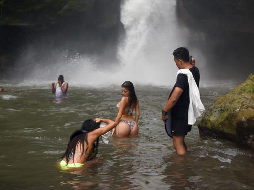 Demi Rose Mawby Bikini Pictures Demi Rose sexy ass and cleavage in a new bikini photo shoot in Bali.