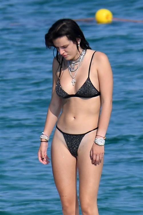 Bella Thorne making out and having fun with her boyfriend in a sexy little bikini seen by paparazzi.






