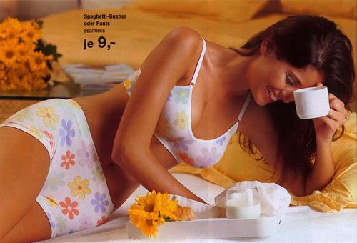 Carla Ossa in lingerie