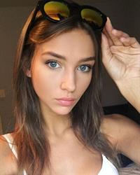 Rachel Cook taking a selfie