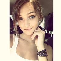 Rachel Cook taking a selfie