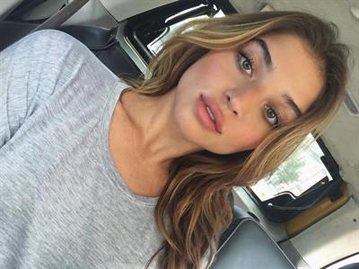 Daniela Lopez taking a selfie