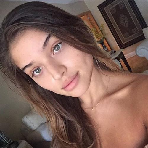 Daniela Lopez taking a selfie