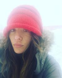 Sarah Shahi taking a selfie