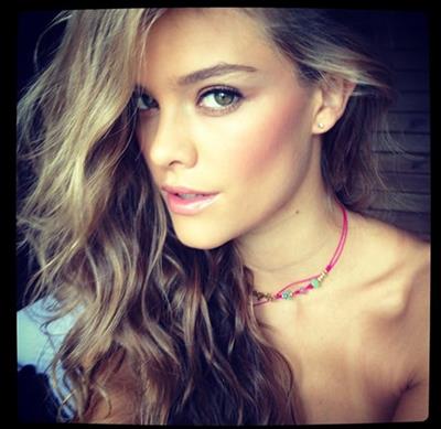 Nina Agdal taking a selfie