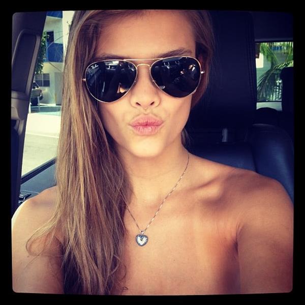 Nina Agdal taking a selfie