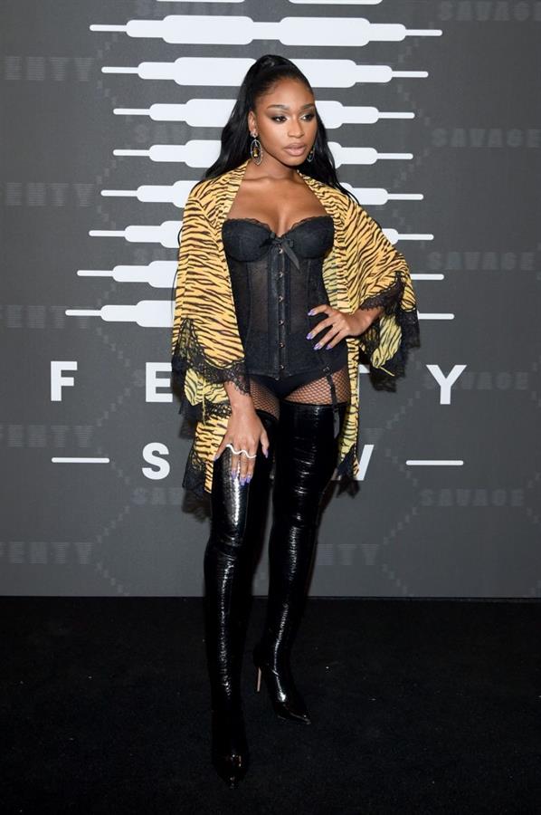 Normani sexy showing nice cleavage seen by paparazzi showing up to the Savage X Fenty Show.




























