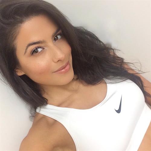 Gio Ott taking a selfie