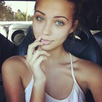 Sandra Kubicka taking a selfie