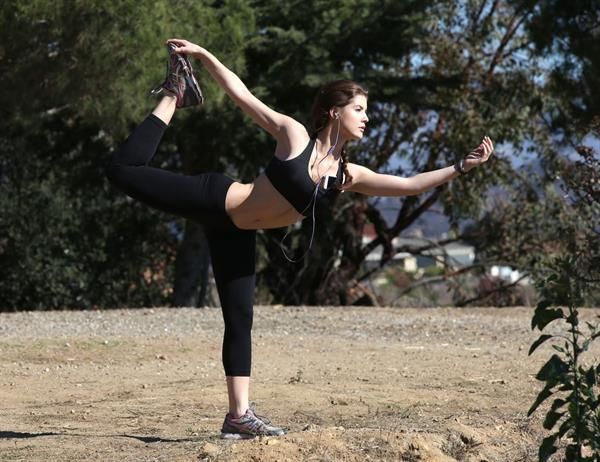 Amanda Cerny in Yoga Pants