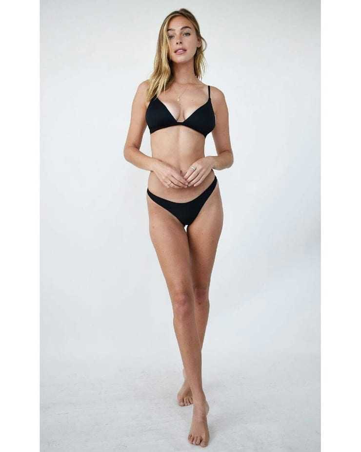 Elizabeth Turner in a bikini