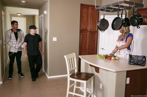 Olivia Austin - Big Titties blonde beauty with gorgeous hourglass figure, bounteous curves and  thick whooty ass. 