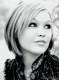 Julia Stiles