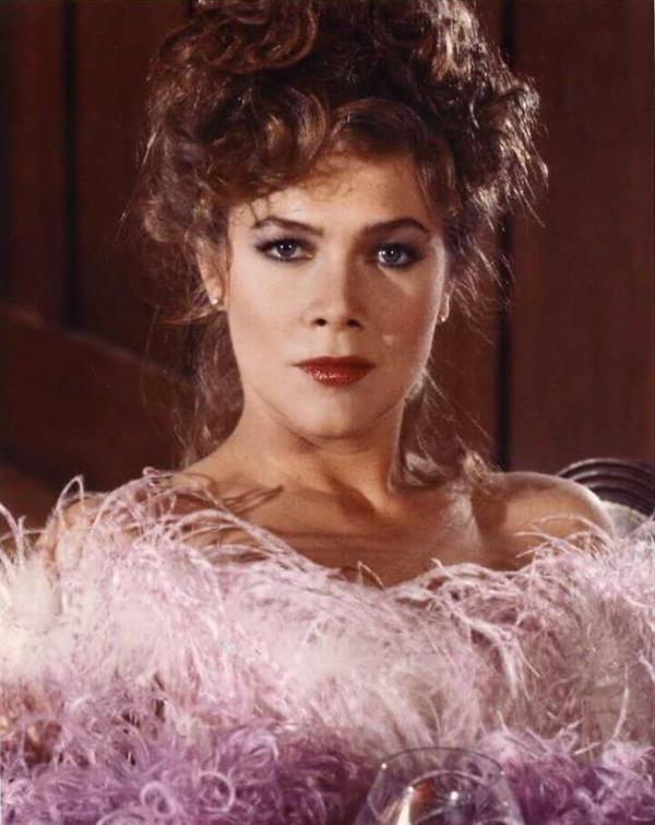 Kathleen Turner