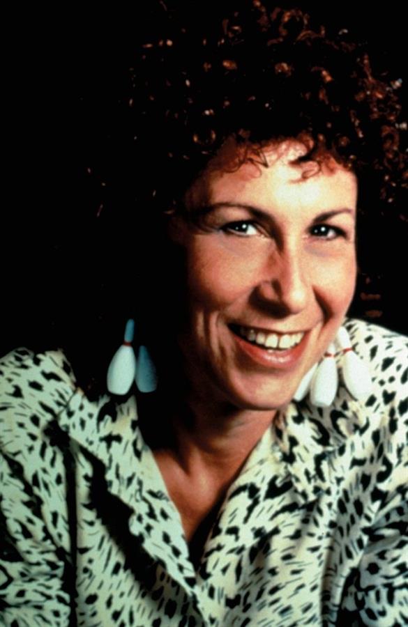 Rhea Perlman