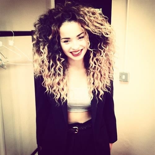 Ella Eyre