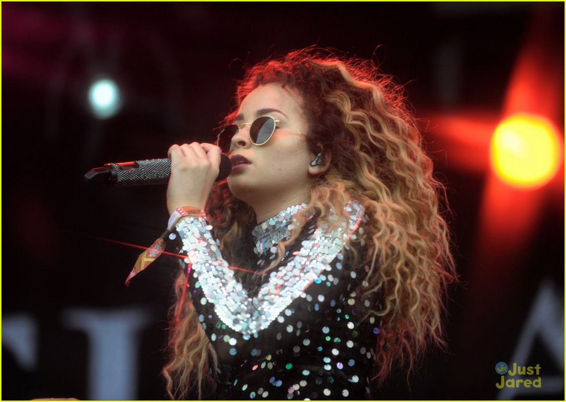 Ella Eyre