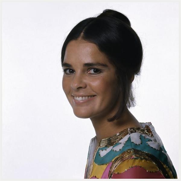 Ali MacGraw