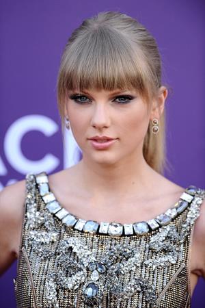 Taylor Swift 48th Annual Academy of Country Music Awards in Las Vegas 4/7/13 