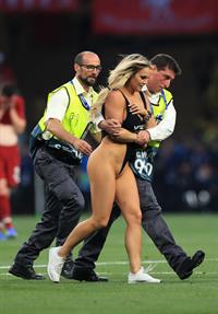 Jun 1, 2019 - Streaker on the Pitch: Champions League Final 2019: Tottenham v Liverpool