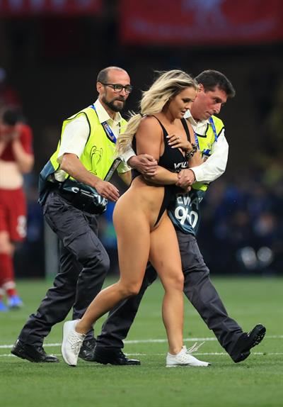 Jun 1, 2019 - Streaker on the Pitch: Champions League Final 2019: Tottenham v Liverpool