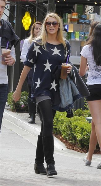 Stephanie Pratt with Robert Buckley in Los Angeles (16.05.2013) 