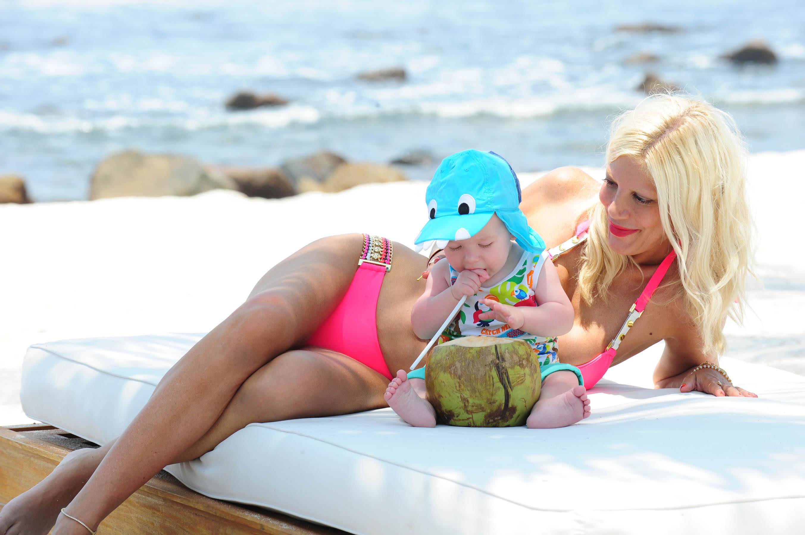 Tori Spelling Celebrates her birthday with family at the St Regis Punta Mita Resort in Mexico (May 20, 2013) 