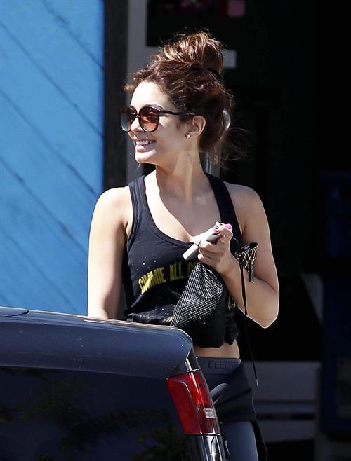 Vanessa Hudgens Spotted after workout in Studio City (May 28, 2013) 