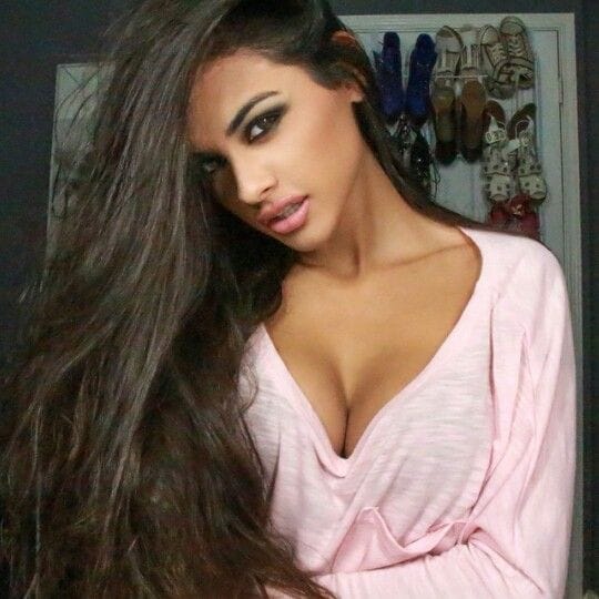 Sophia Miacova taking a selfie