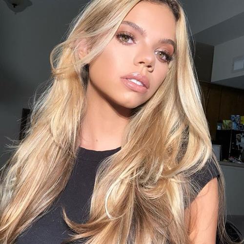 Alli Martinez