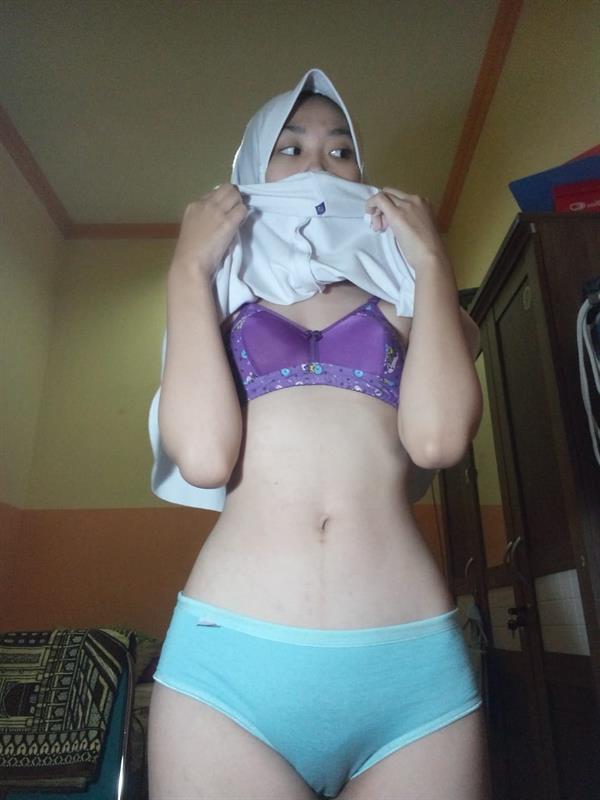 College girl 18 y.o