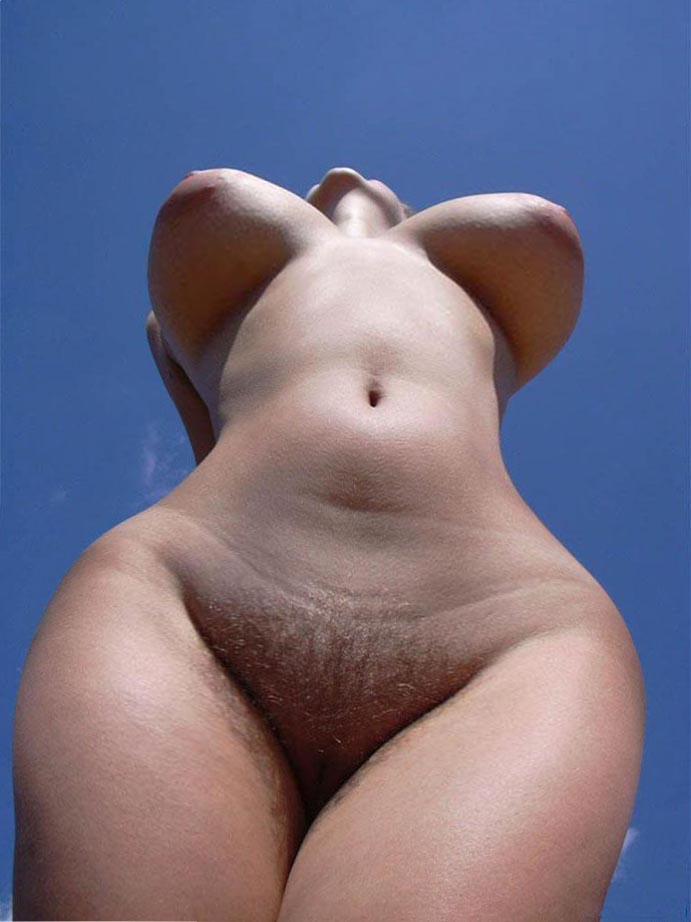 Nude Hourglass Figure Babe