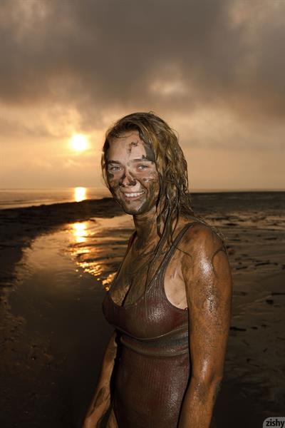 Sofia Orlova Muddy