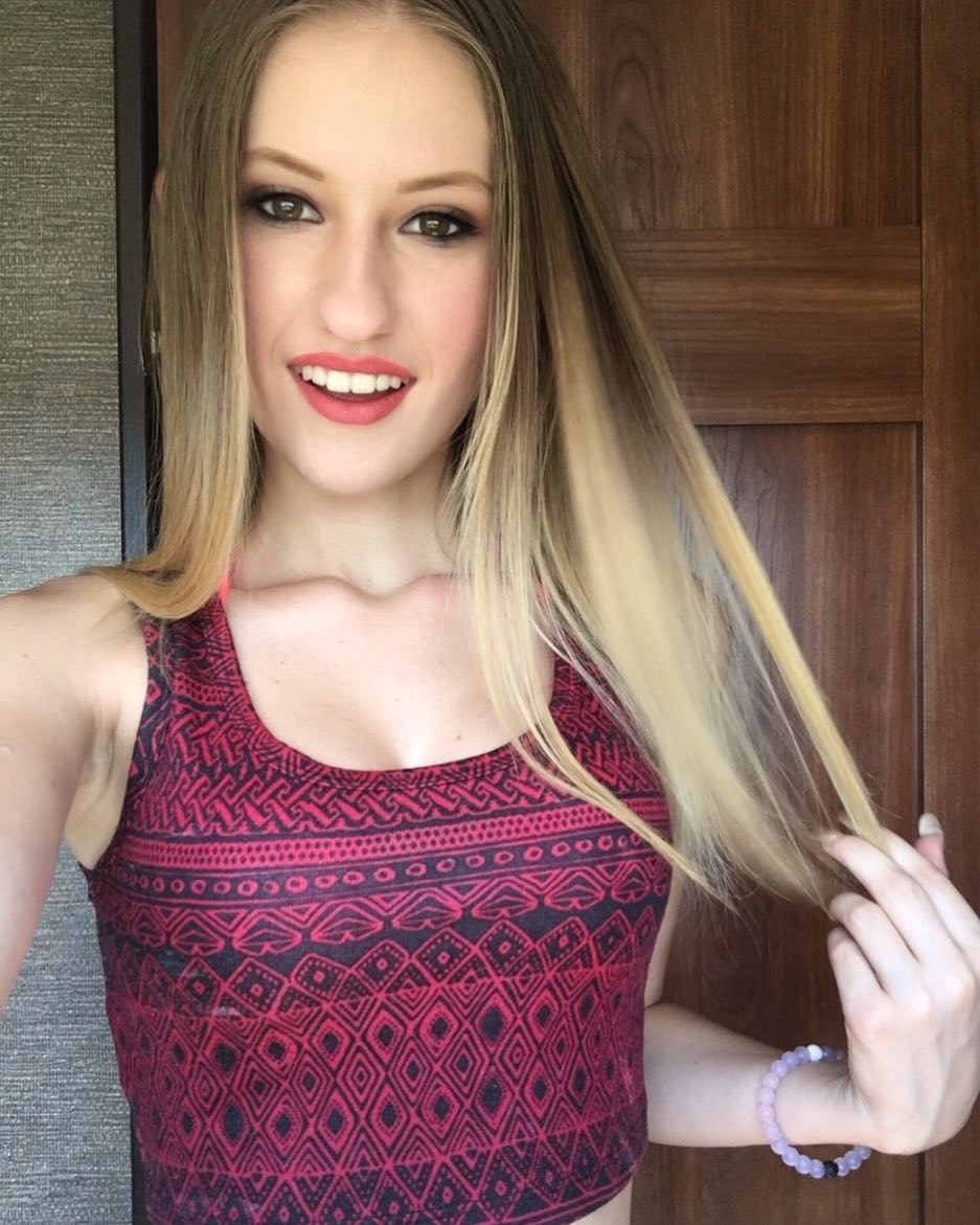 Marina Leigh taking a selfie