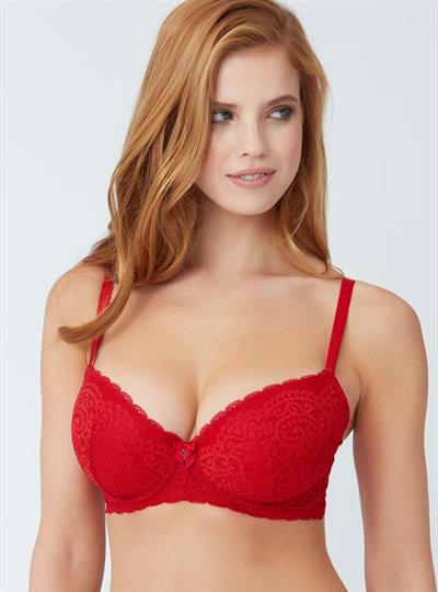 Emily Deyt-Aysage - Boux Avenue lingerie