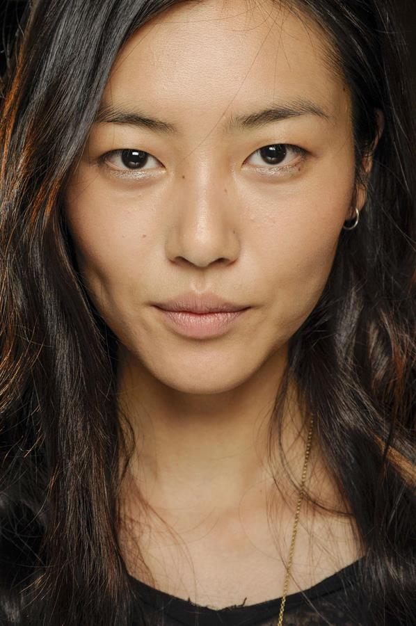 Get Ready To Get Horny With Asia s Hottest Model  Liu  Wen 
