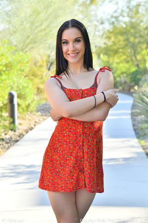 Jasmin Nude Pictures Sporty And Spread